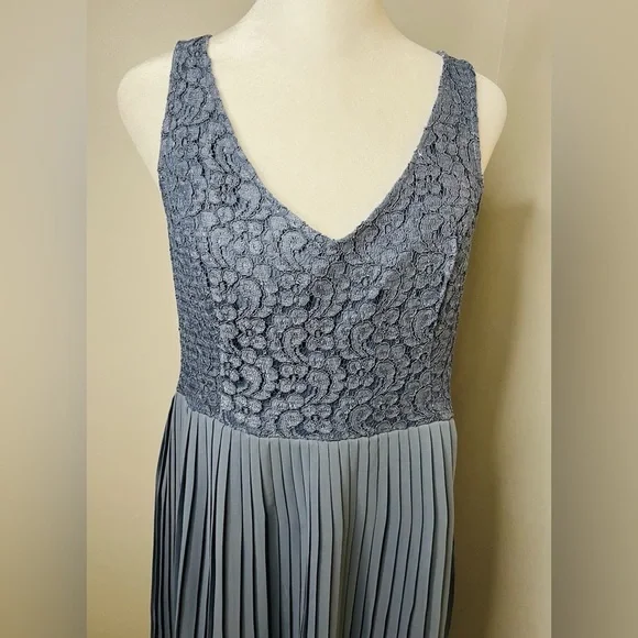 Lauren Conrad Blue Lace & Pleated Dress – Size 6 - Picture 6 of 10